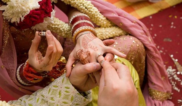 Punjabi wedding deals hand jewellery